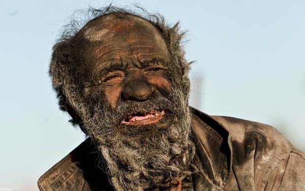 homme iranien ne s'est pas lave depuis 60 ans