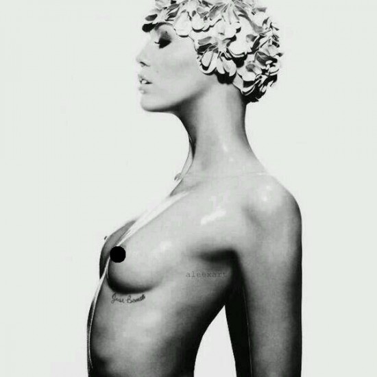 Miley pose nue pour le magazine vogue Allemagne photographe mario testino