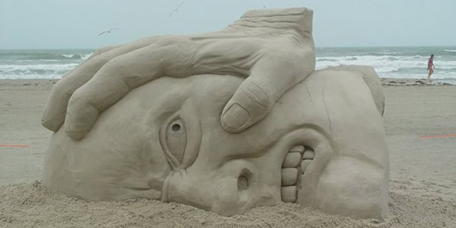 sculpture sable plage