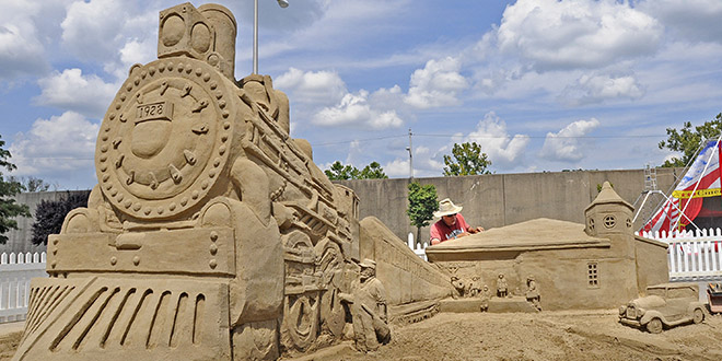train sculpture sable