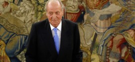 le roi d'Espagne Juan Carlos abdique