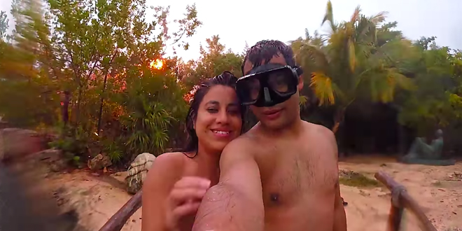 couple cancun selfie eclair foudre video mexique