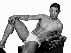 Cristiano-Ronaldo_underwear__pose_basic_brief_ligger_A4