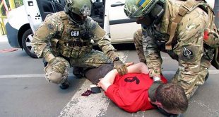 les-images-de-arrestation-francais-en-ukraine-arsenal-de-guerre-attentats-euro2016