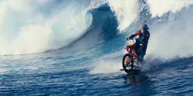 surf-moto-robbie-maddison